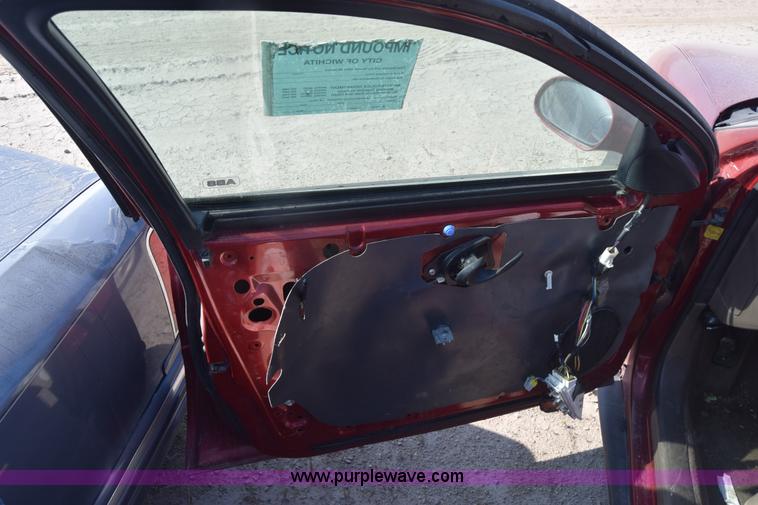 image for item K2836 1999 Ford Taurus