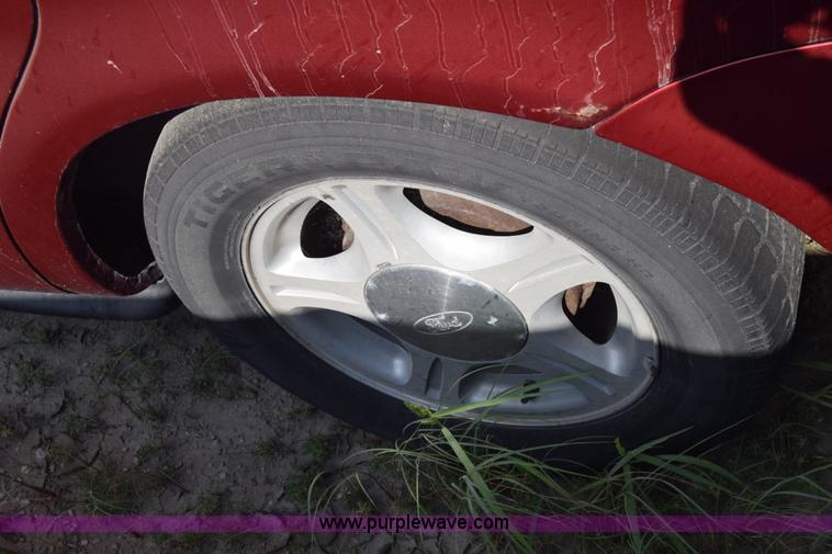 image for item K2836 1999 Ford Taurus