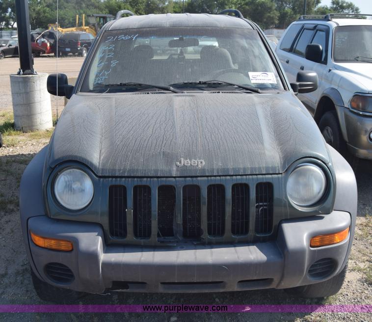 image for item K2837 2002 Jeep Liberty SUV