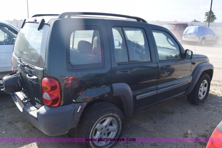 image for item K2837 2002 Jeep Liberty SUV