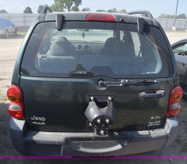 image for item K2837 2002 Jeep Liberty SUV