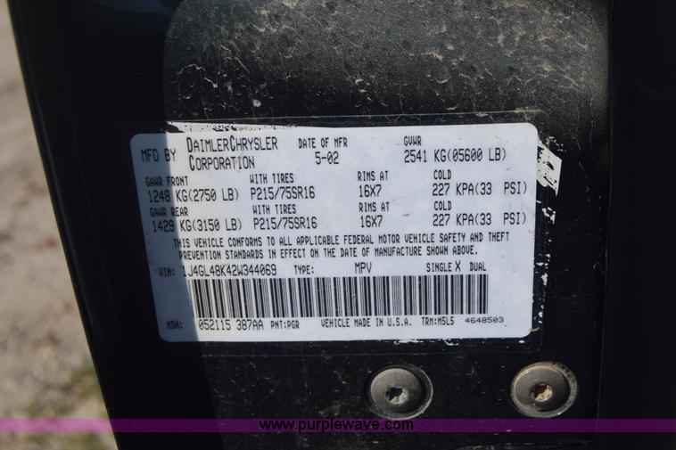 image for item K2837 2002 Jeep Liberty SUV