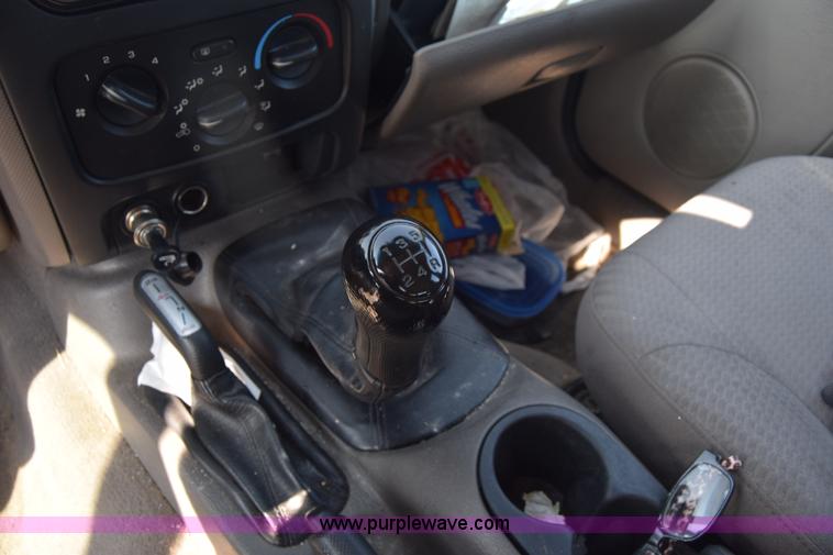 image for item K2837 2002 Jeep Liberty SUV