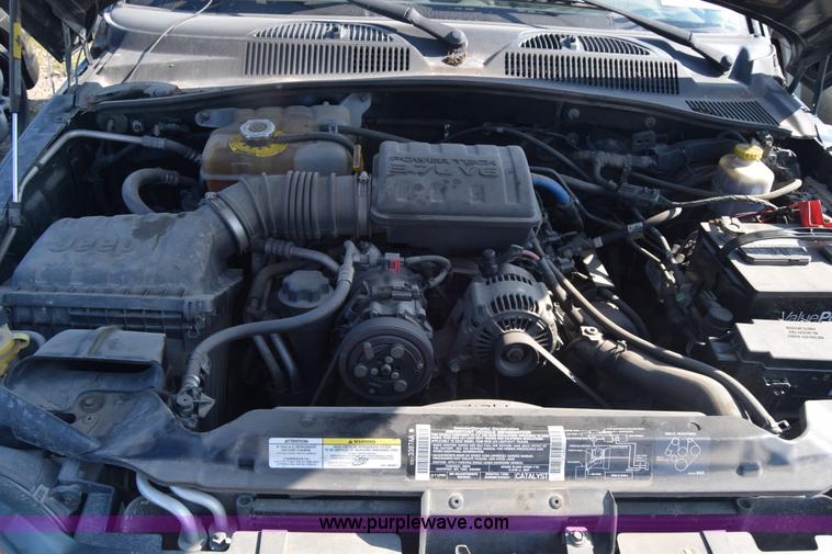 image for item K2837 2002 Jeep Liberty SUV