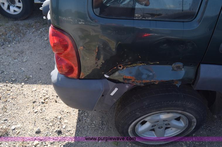 image for item K2837 2002 Jeep Liberty SUV