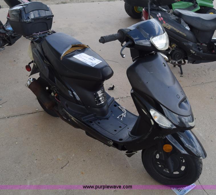 image for item K2937 2014 Tao Tao ATM50 moped