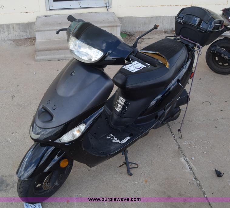image for item K2937 2014 Tao Tao ATM50 moped