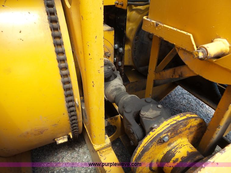 image for item DA2750 1997 Tenco TC-272LM snow blower