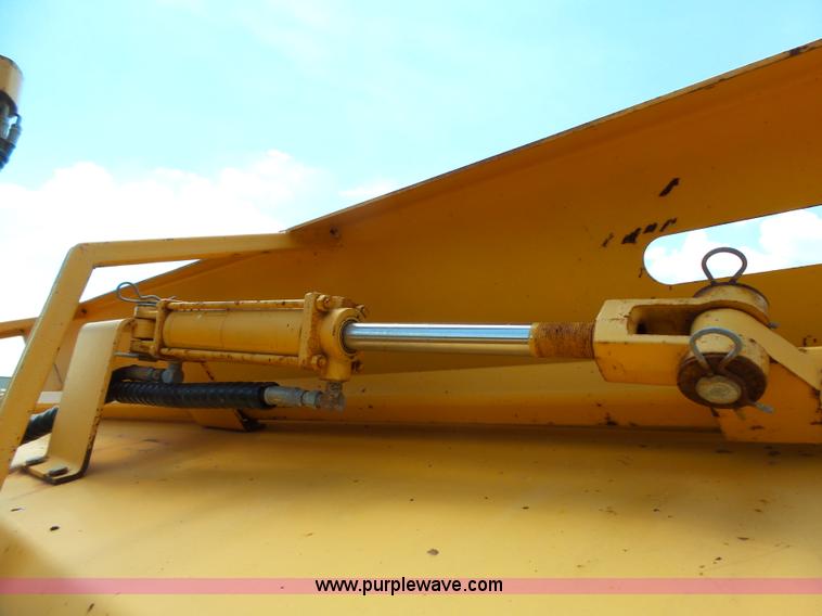 image for item DA2750 1997 Tenco TC-272LM snow blower