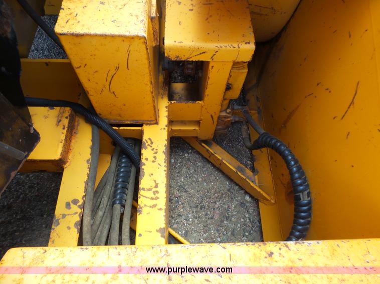 image for item DA2750 1997 Tenco TC-272LM snow blower