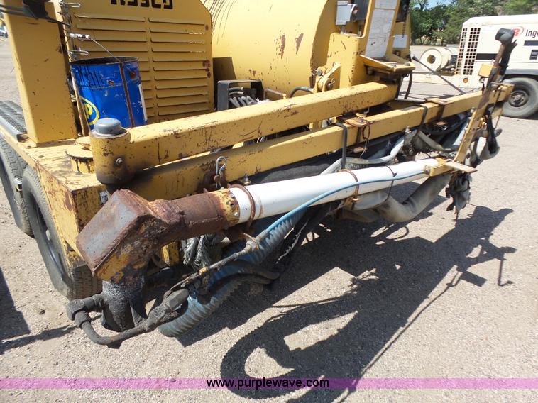 image for item DA2752 1997 Rosco RA200 pot hole patcher
