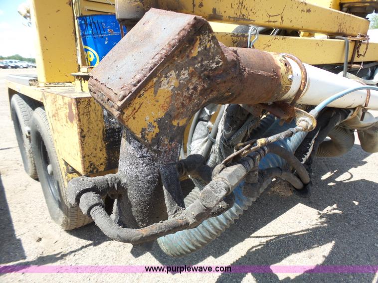 image for item DA2752 1997 Rosco RA200 pot hole patcher