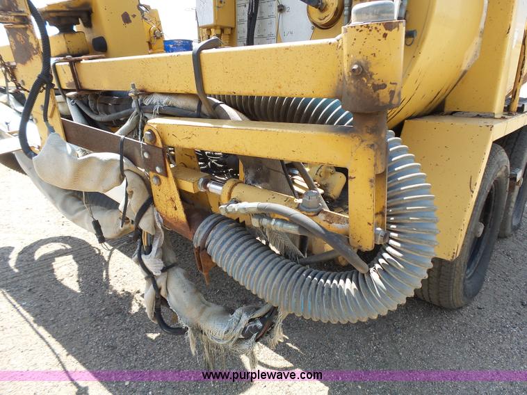 image for item DA2752 1997 Rosco RA200 pot hole patcher