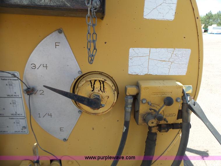 image for item DA2752 1997 Rosco RA200 pot hole patcher