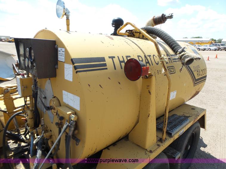 image for item DA2752 1997 Rosco RA200 pot hole patcher