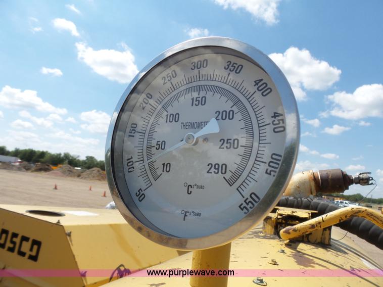 image for item DA2752 1997 Rosco RA200 pot hole patcher