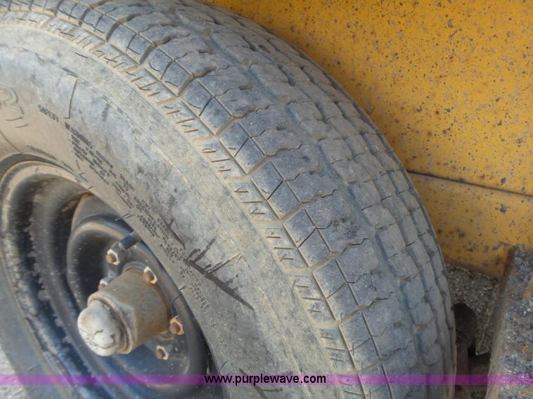 image for item DA2752 1997 Rosco RA200 pot hole patcher