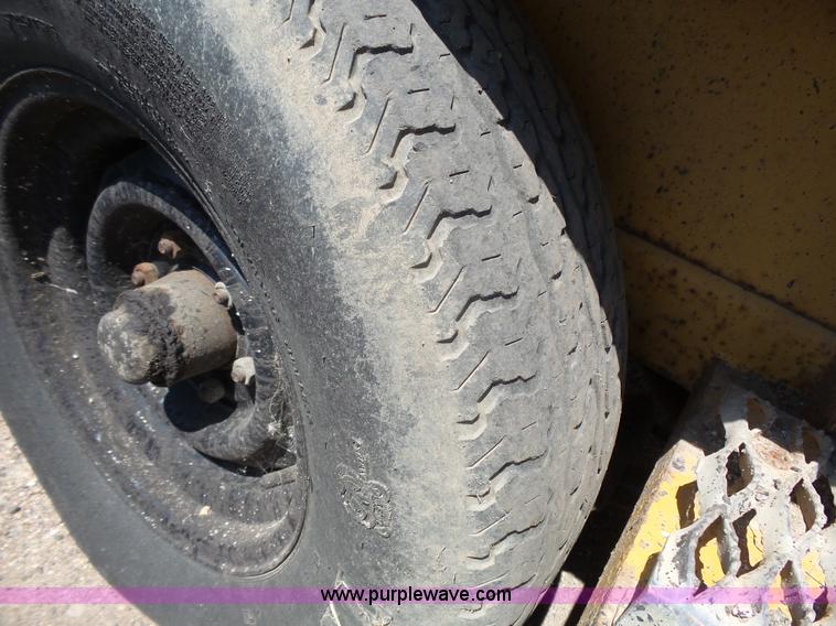 image for item DA2752 1997 Rosco RA200 pot hole patcher