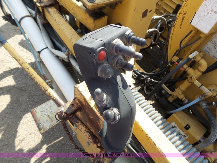 image for item DA2752 1997 Rosco RA200 pot hole patcher