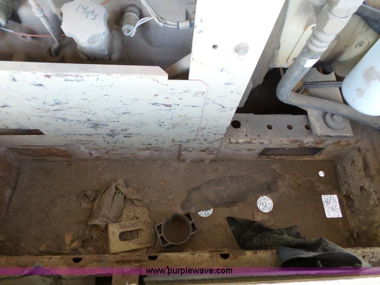 image for item DA2753 1998 Ingersoll Rand 375 air compressor