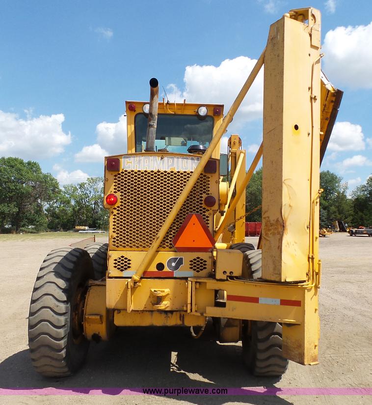 image for item DA2756 1984 Champion 730A motor grader