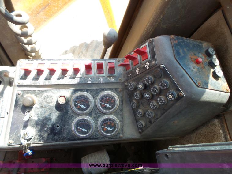 image for item DA2756 1984 Champion 730A motor grader