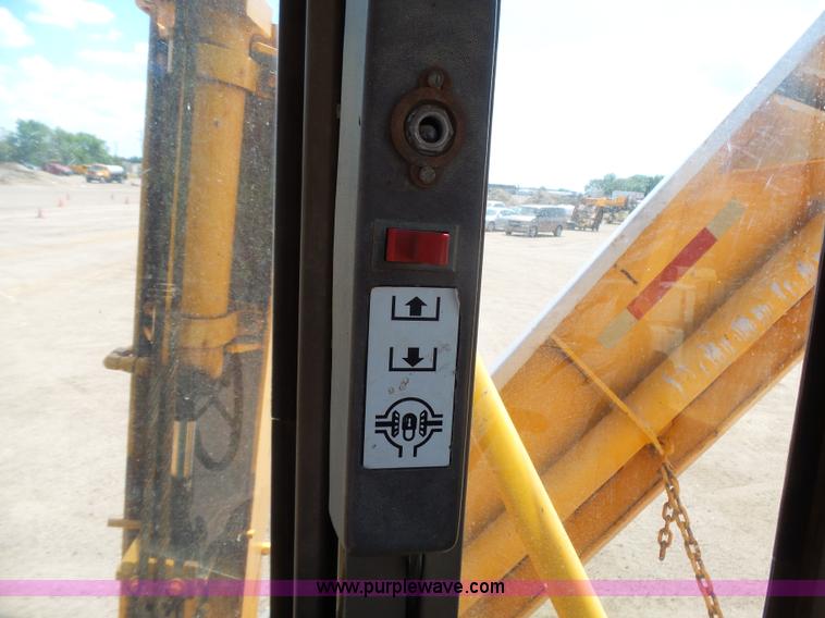 image for item DA2756 1984 Champion 730A motor grader