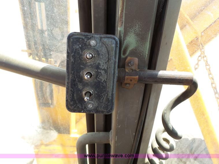 image for item DA2756 1984 Champion 730A motor grader