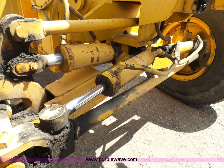 image for item DA2756 1984 Champion 730A motor grader