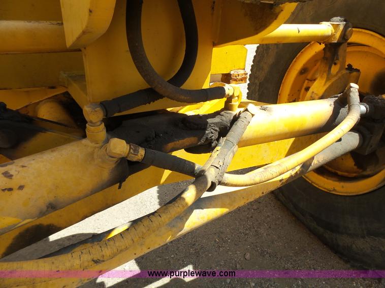 image for item DA2756 1984 Champion 730A motor grader