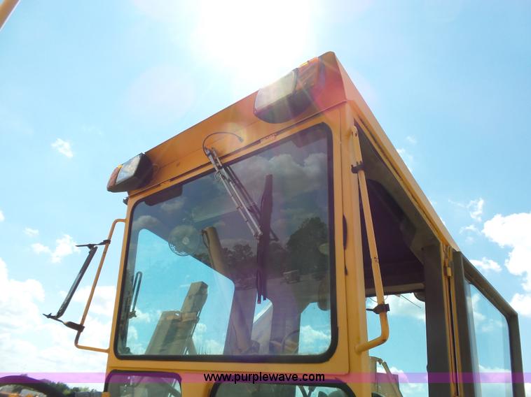 image for item DA2756 1984 Champion 730A motor grader