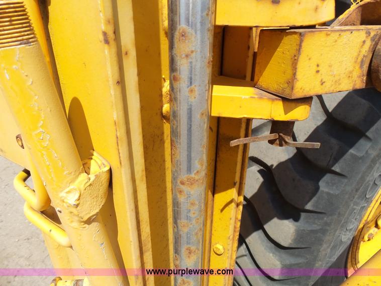 image for item DA2756 1984 Champion 730A motor grader