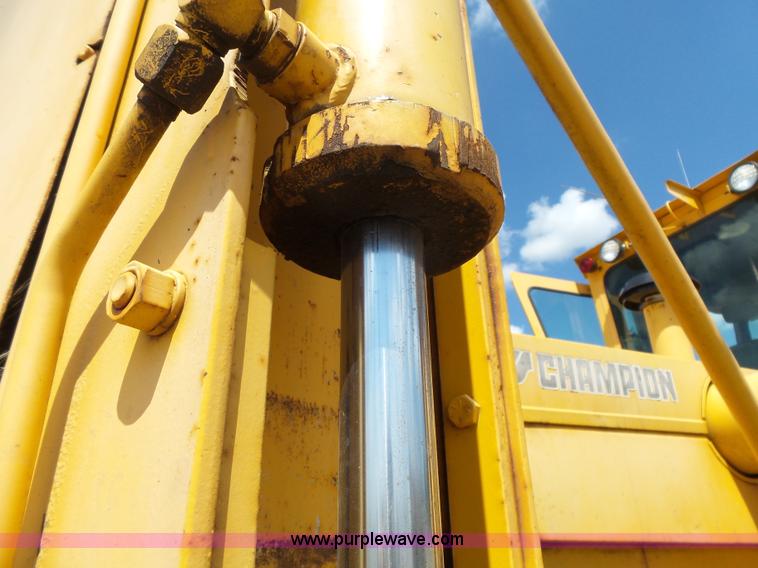 image for item DA2756 1984 Champion 730A motor grader