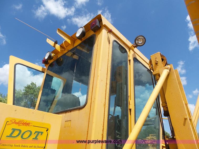 image for item DA2756 1984 Champion 730A motor grader