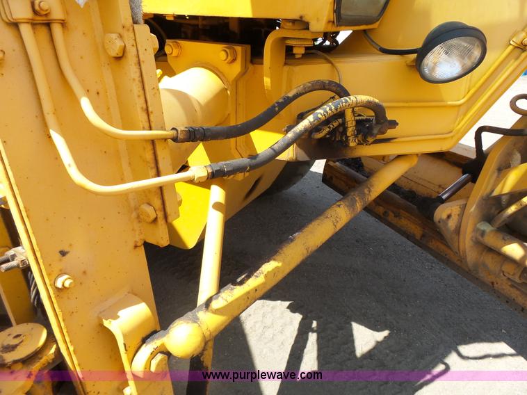 image for item DA2756 1984 Champion 730A motor grader