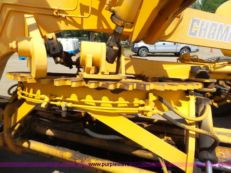 image for item DA2756 1984 Champion 730A motor grader