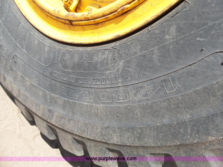 image for item DA2756 1984 Champion 730A motor grader