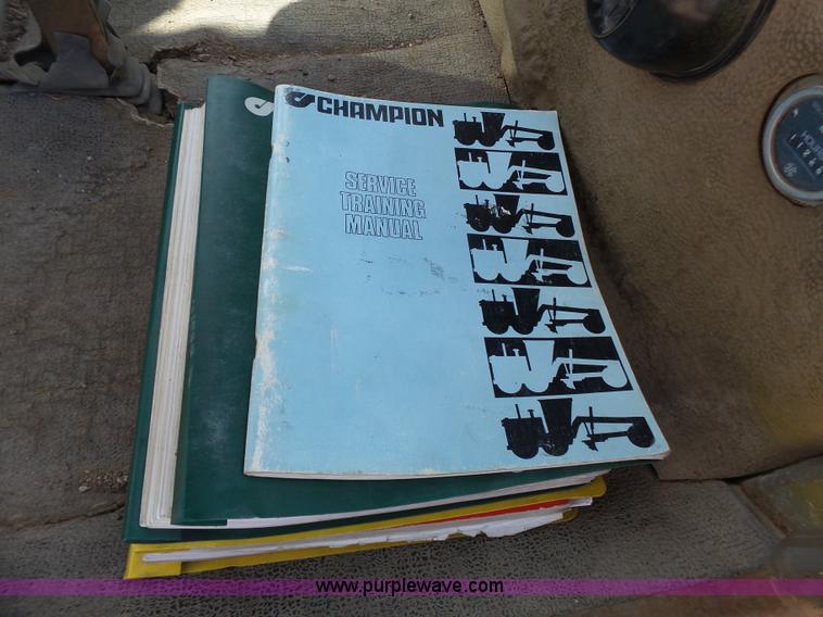 image for item DA2756 1984 Champion 730A motor grader