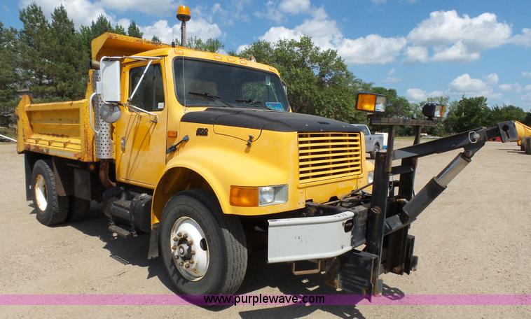 image for item DA2757 1995 International 4700 dump truck