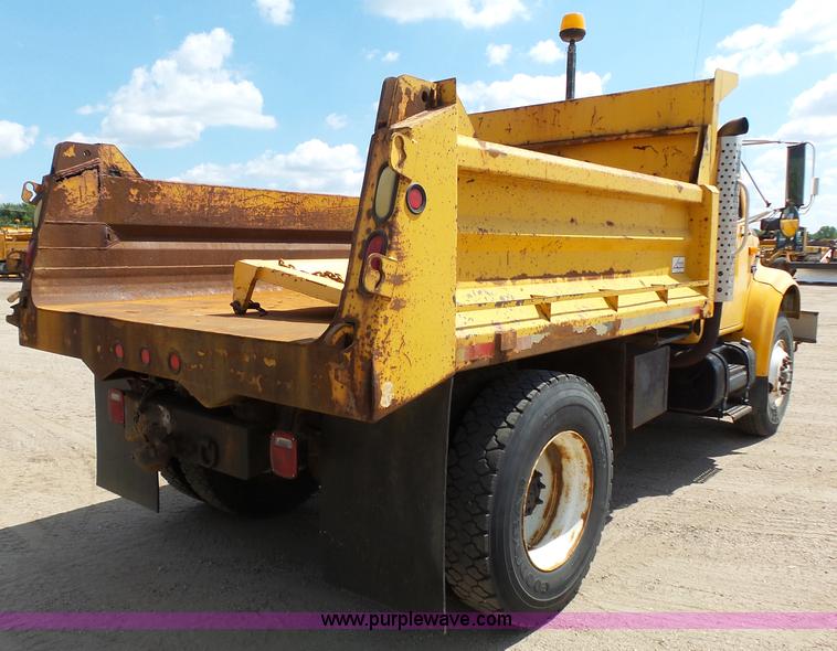image for item DA2757 1995 International 4700 dump truck