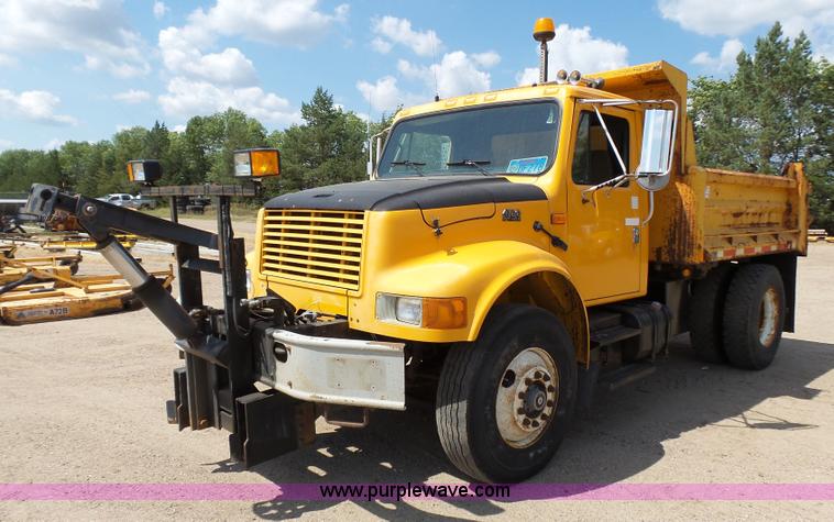 image for item DA2757 1995 International 4700 dump truck