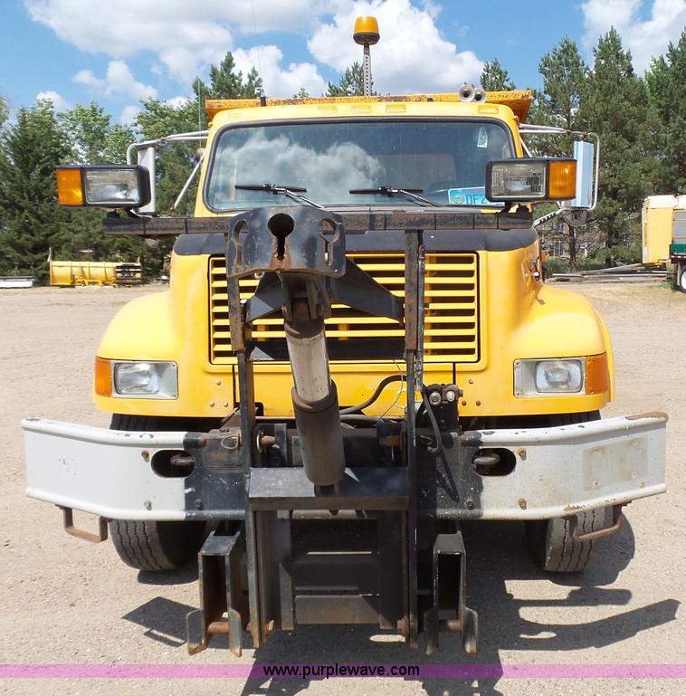 image for item DA2757 1995 International 4700 dump truck