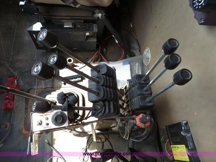 image for item DA2757 1995 International 4700 dump truck