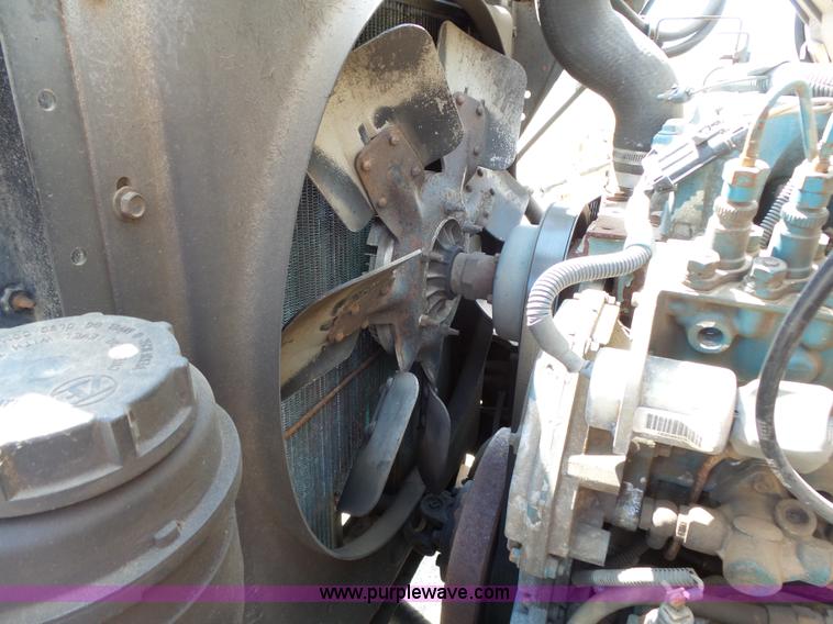 image for item DA2757 1995 International 4700 dump truck