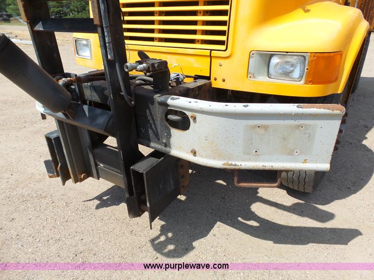 image for item DA2757 1995 International 4700 dump truck