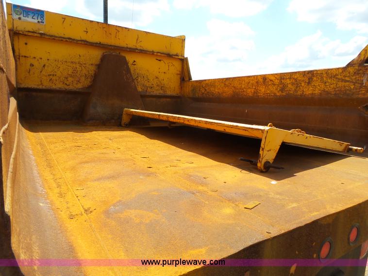 image for item DA2757 1995 International 4700 dump truck