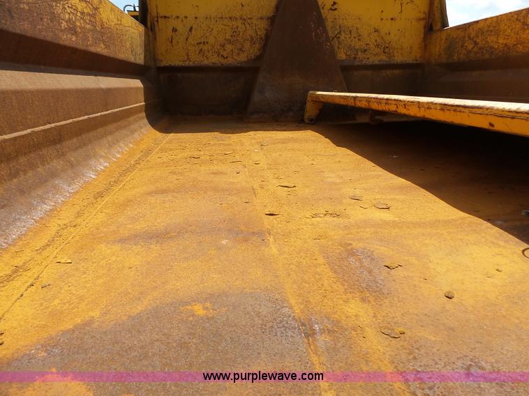 image for item DA2757 1995 International 4700 dump truck