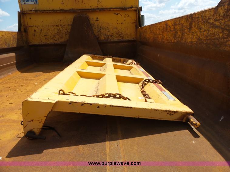 image for item DA2757 1995 International 4700 dump truck