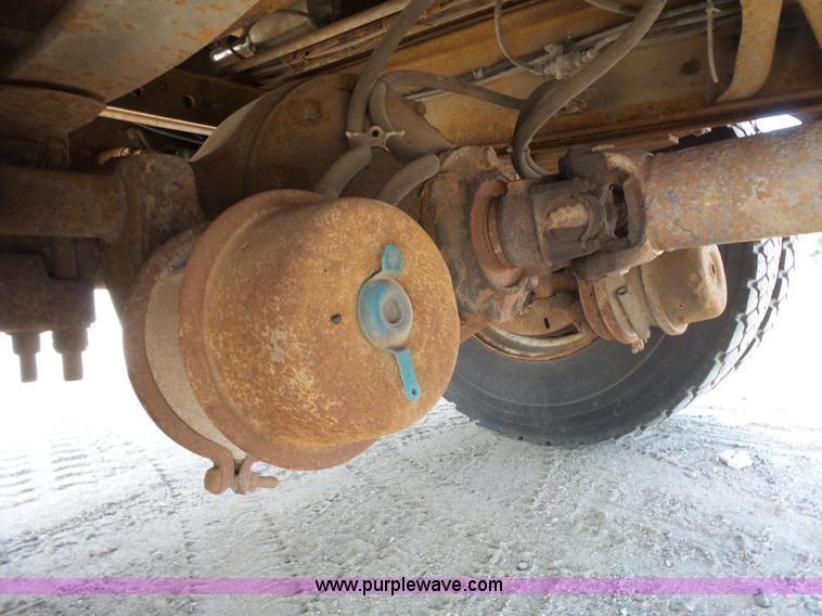 image for item DA2757 1995 International 4700 dump truck