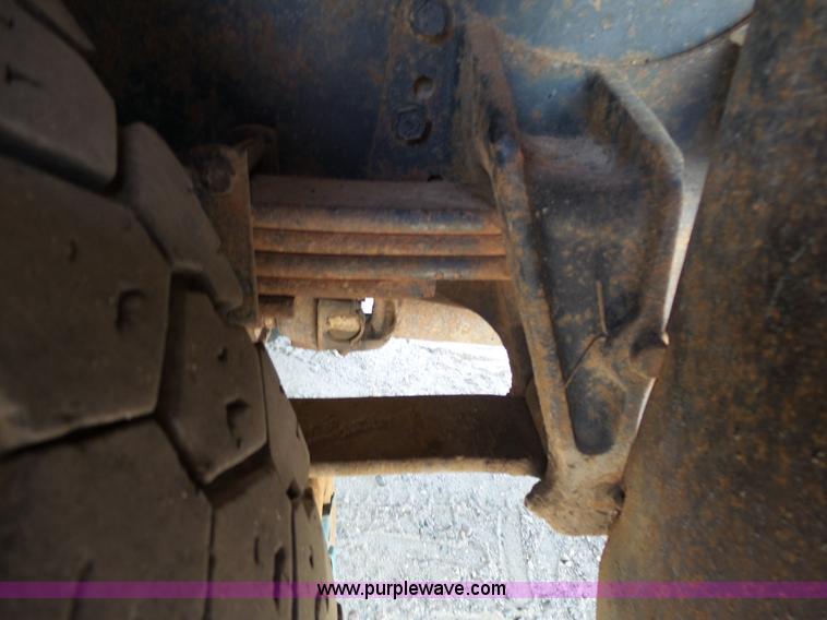 image for item DA2757 1995 International 4700 dump truck